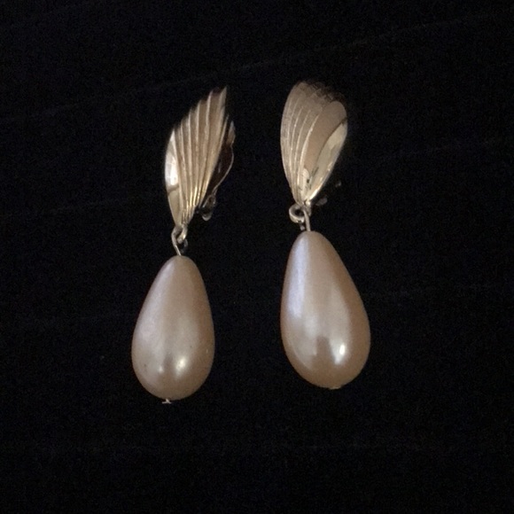 🟠 Givenchy Earrings - Clip Ons - Picture 2 of 12